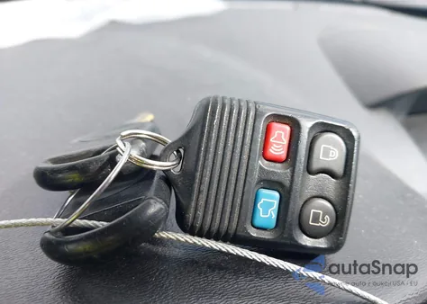 2010 Ford Focus Se из США, поврежденный, VIN 1FAHP3FN9AW287636